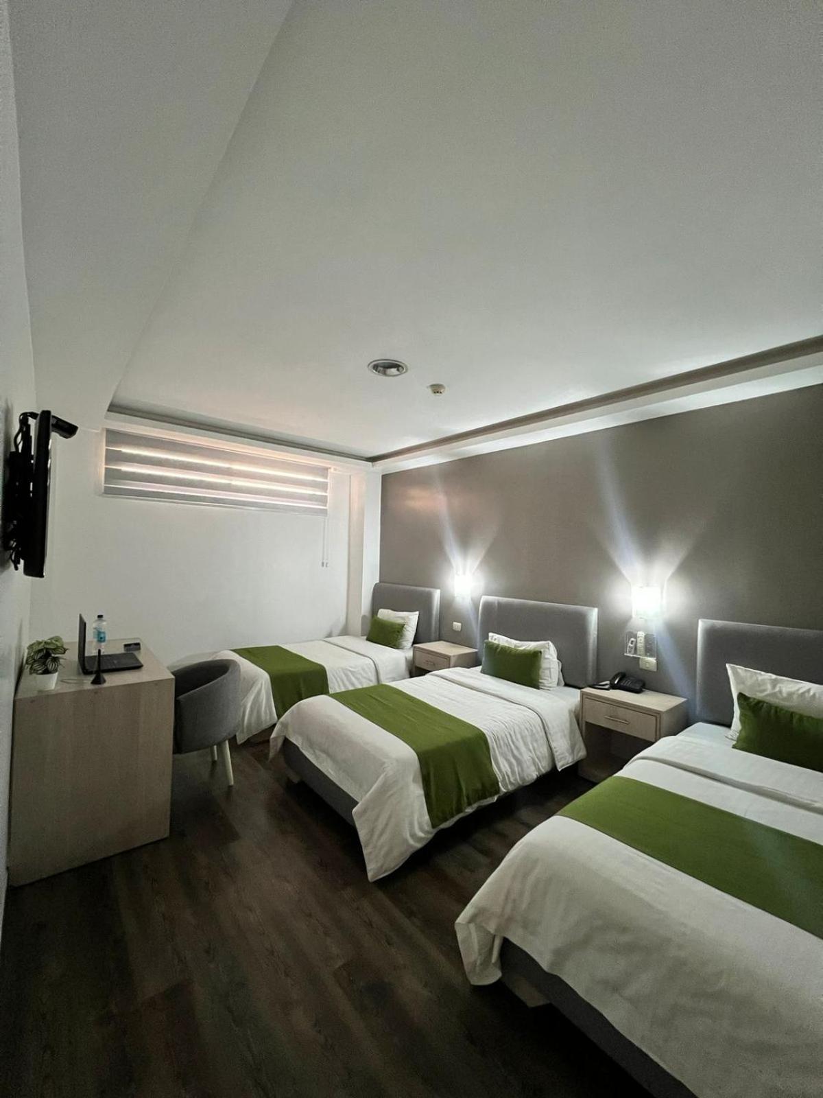 Hotel Plaza Monte Carlo Guayaquil Exteriör bild